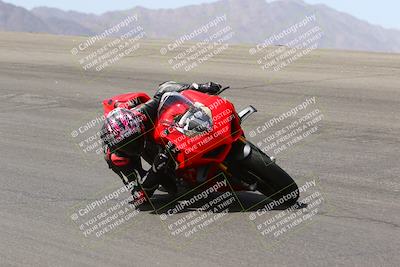 media/Apr-10-2022-SoCal Trackdays (Sun) [[f104b12566]]/Bowl (11am)/